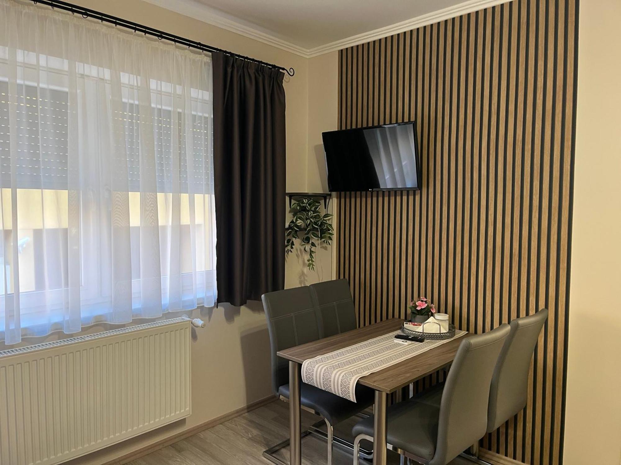 Oreo Apartman Eger Exterior foto
